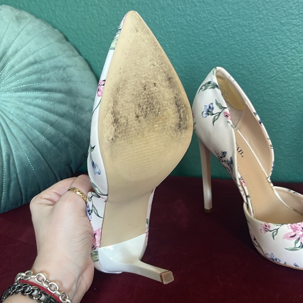 White floral pumps - Picture 3 of 4